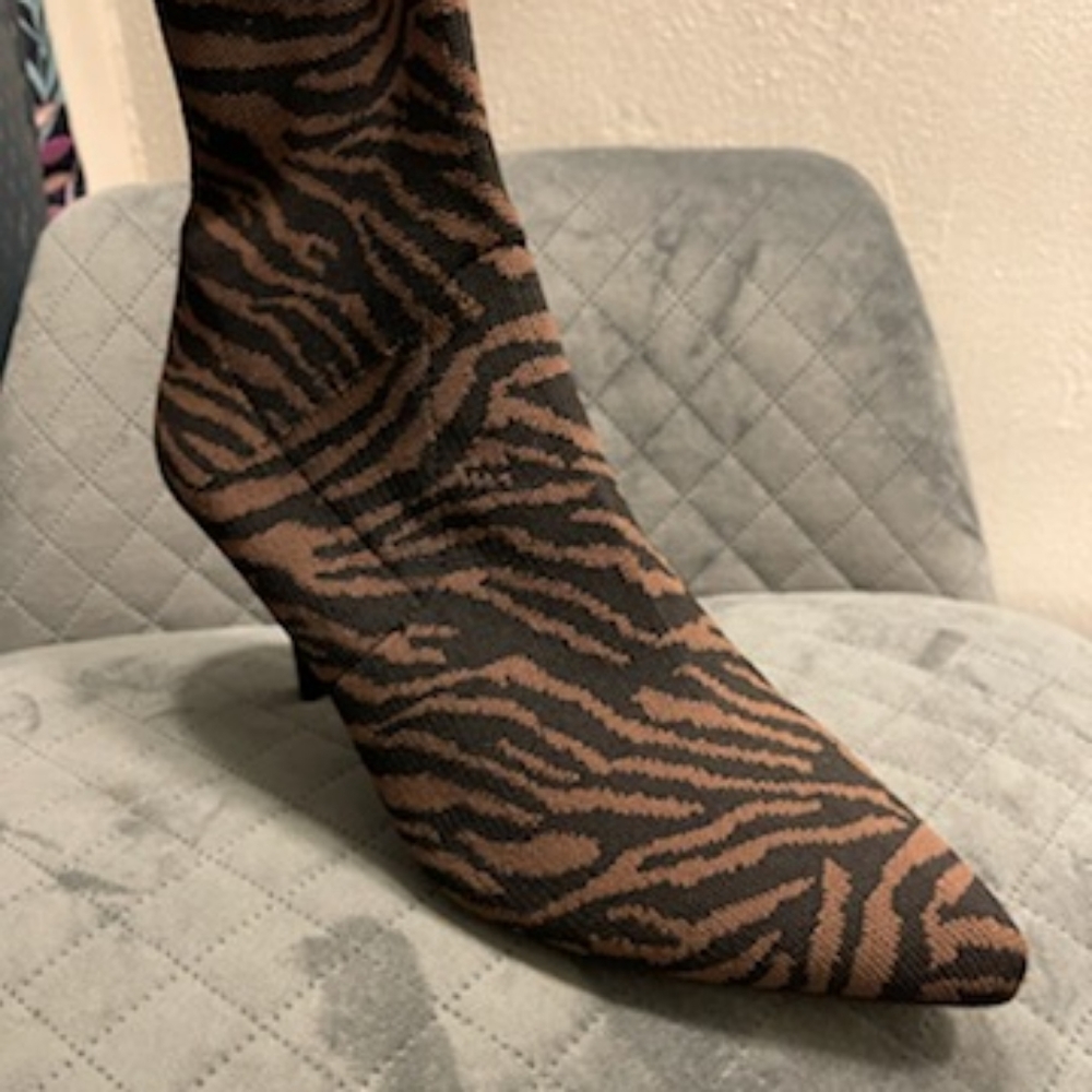 Vince Camuto Animal print